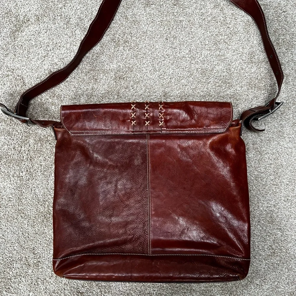 Kuhlman Italian Leather Messenger Crossbody Bag